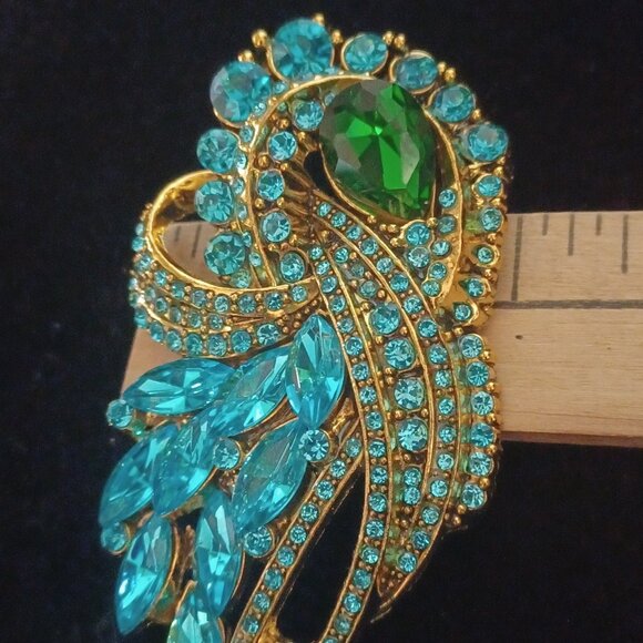 DROP DEAD GORGEOUS 4" BROOCH - Picture 5 of 5